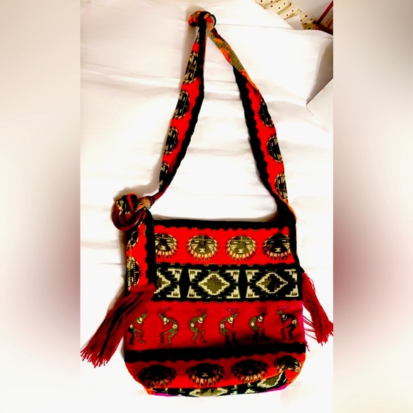 Authentic Handmade Ecuadorian Cross-body Bucket Bag… 13” x 12” - Picture 10 of 10